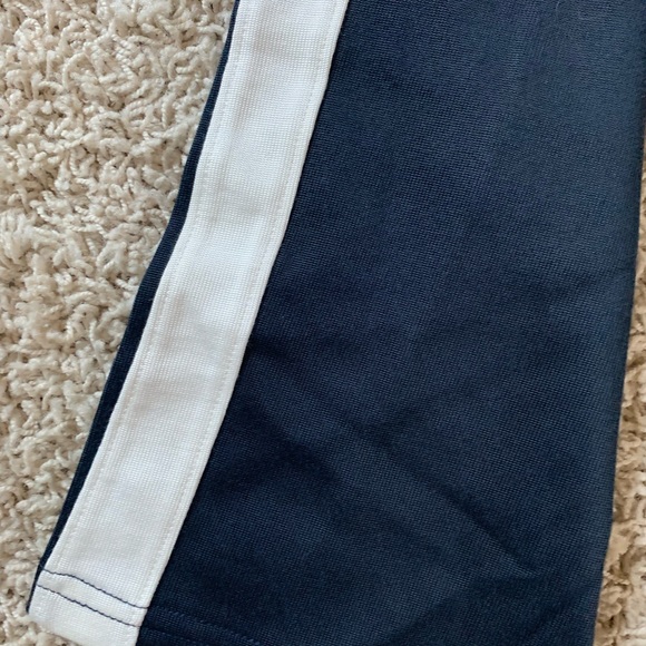 NWT Abercrombie and Fitch track pant - Picture 3 of 4